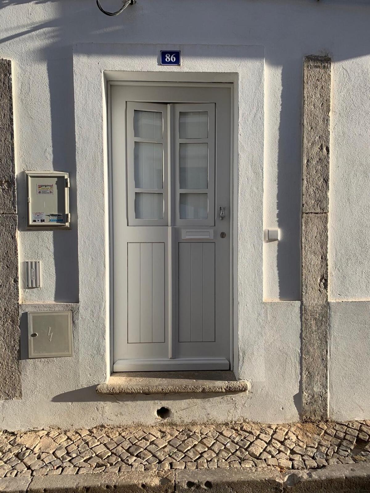 Stylish Townhouse With Gallery In The Heart Of Tavira For Two Exteriör bild